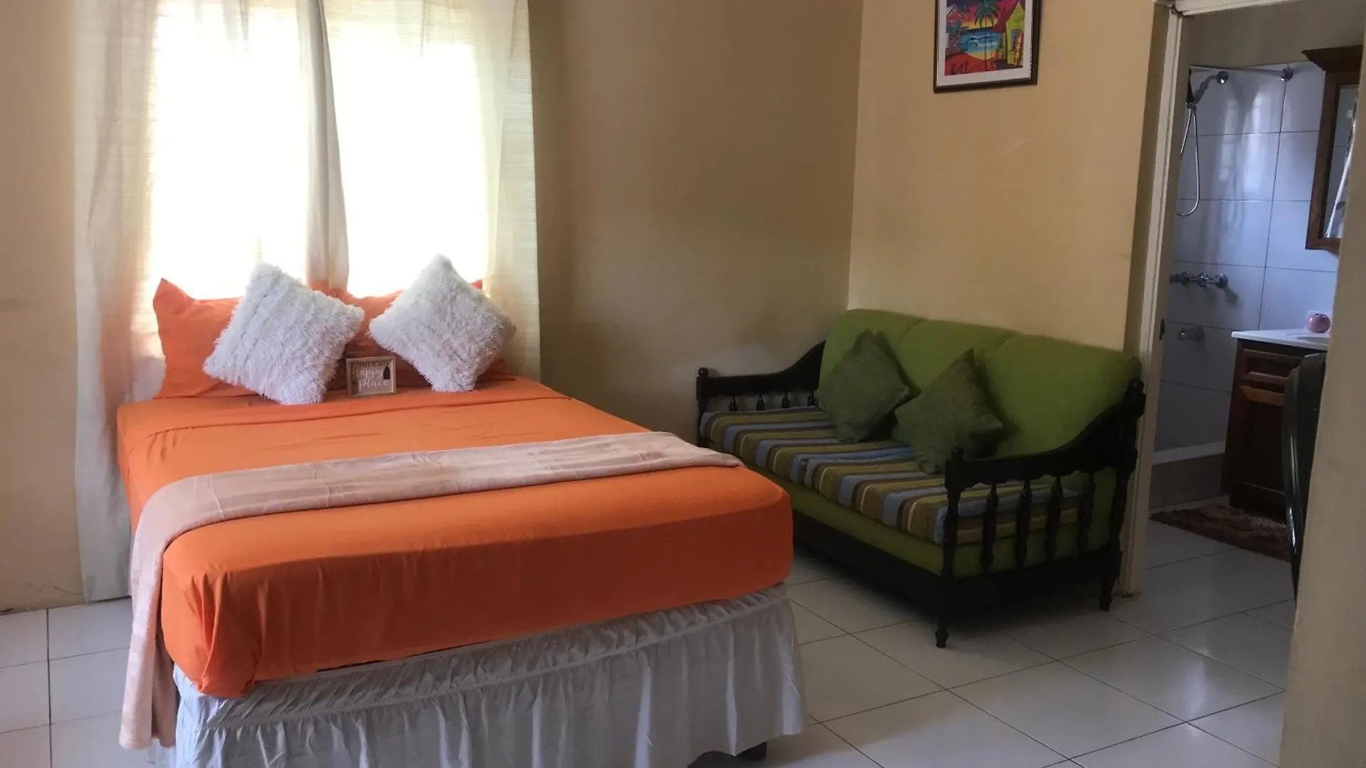Studio In The Hills Of Ocho Rios Lejlighed